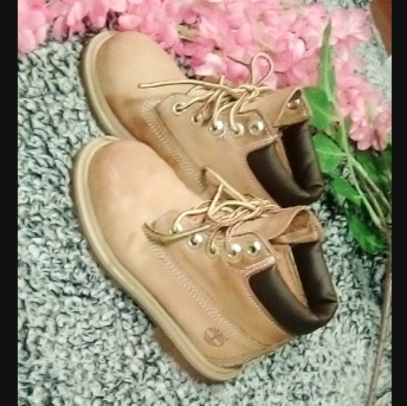 Timberland's - Picture 3 of 4